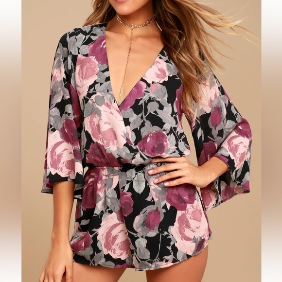 NWT Lulu’s What's Bloomin' Black Floral Print Romper - Picture 1 of 12